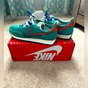 Nike Waffle Trainer - Size 7